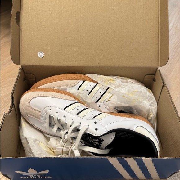 Adidas Samba White and Black Leather Shoes - Picture 3 of 5